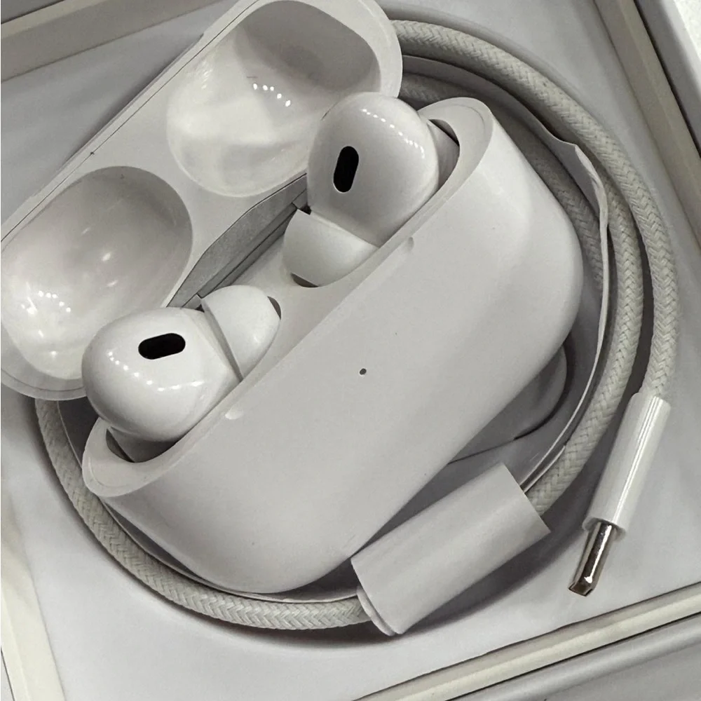 Apple White AirPods Pro 2nd generation Wireless Earbuds with Charging Case